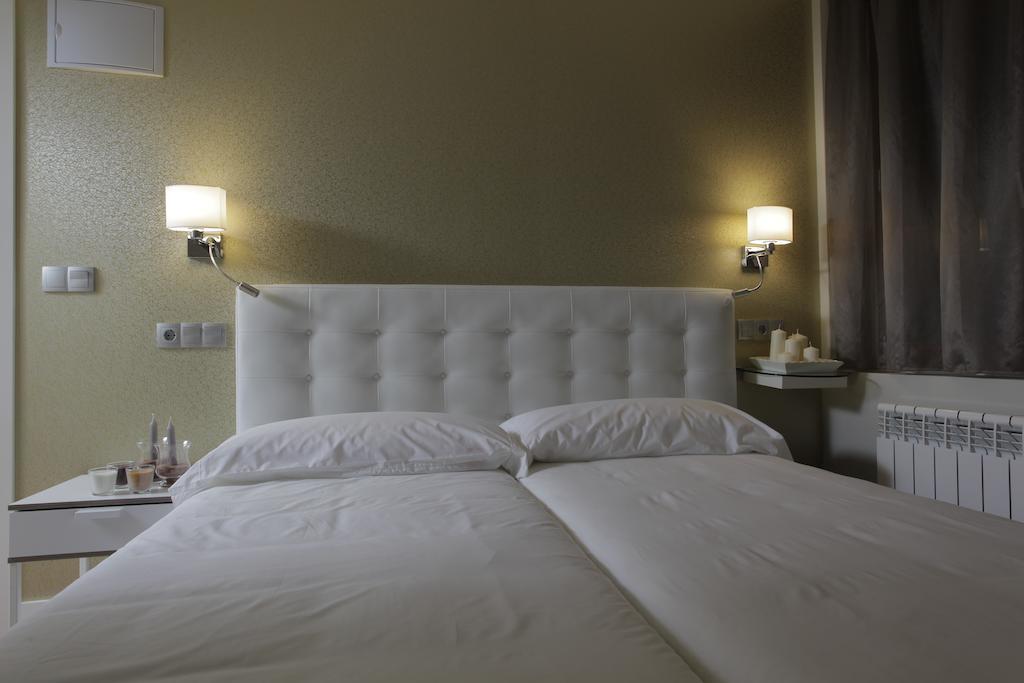 Hotel Rosal Овьедо Номер фото