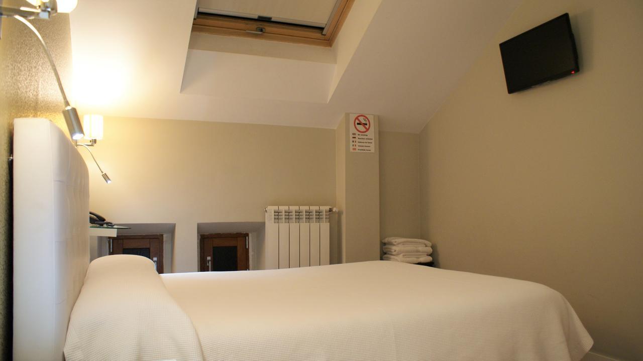 Hotel Rosal Овьедо Экстерьер фото