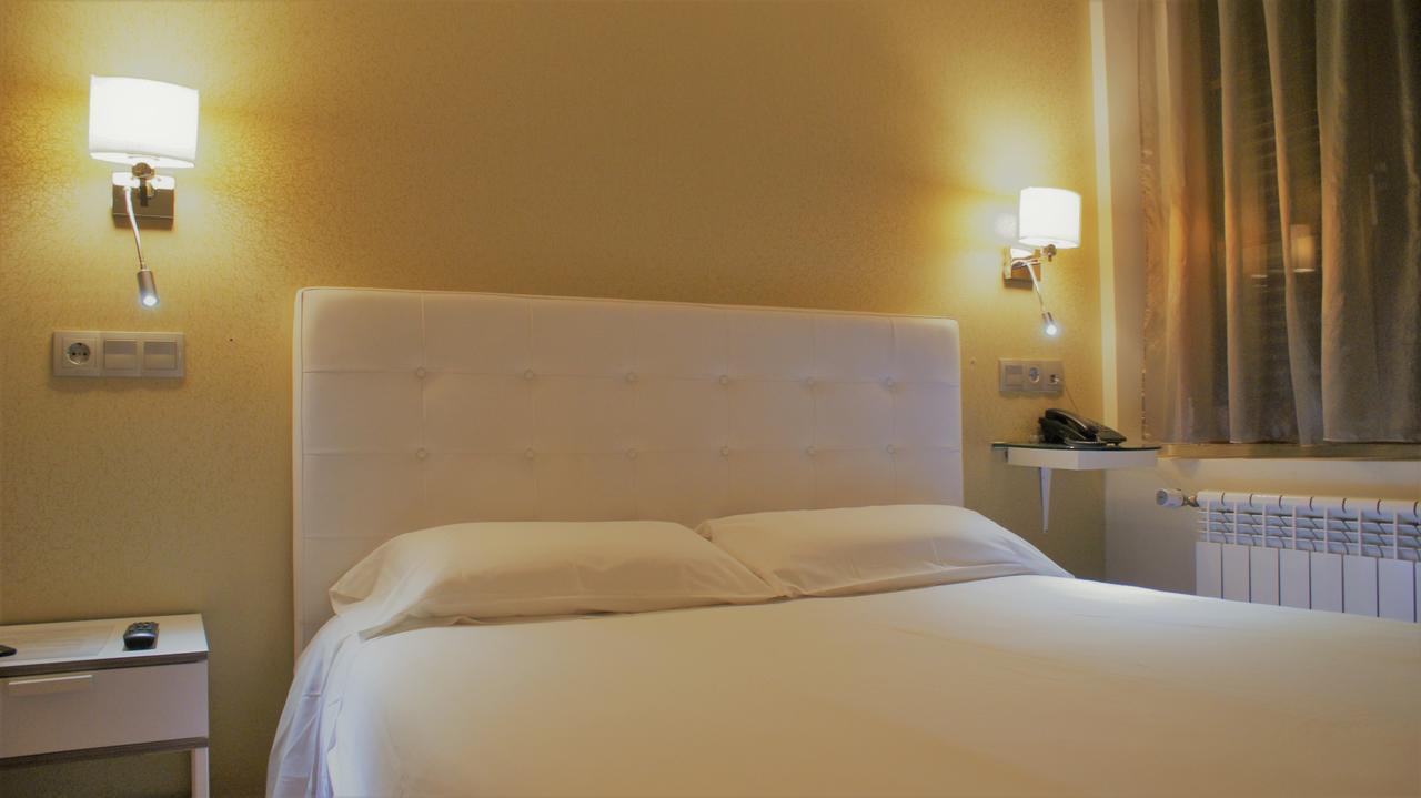 Hotel Rosal Овьедо Экстерьер фото