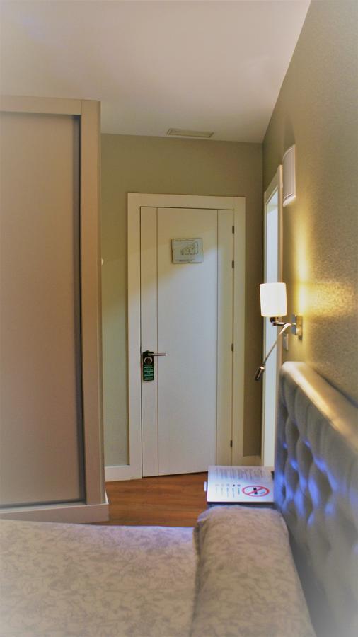 Hotel Rosal Овьедо Экстерьер фото