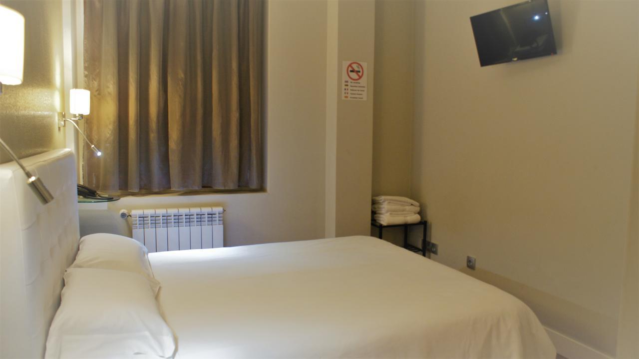 Hotel Rosal Овьедо Экстерьер фото