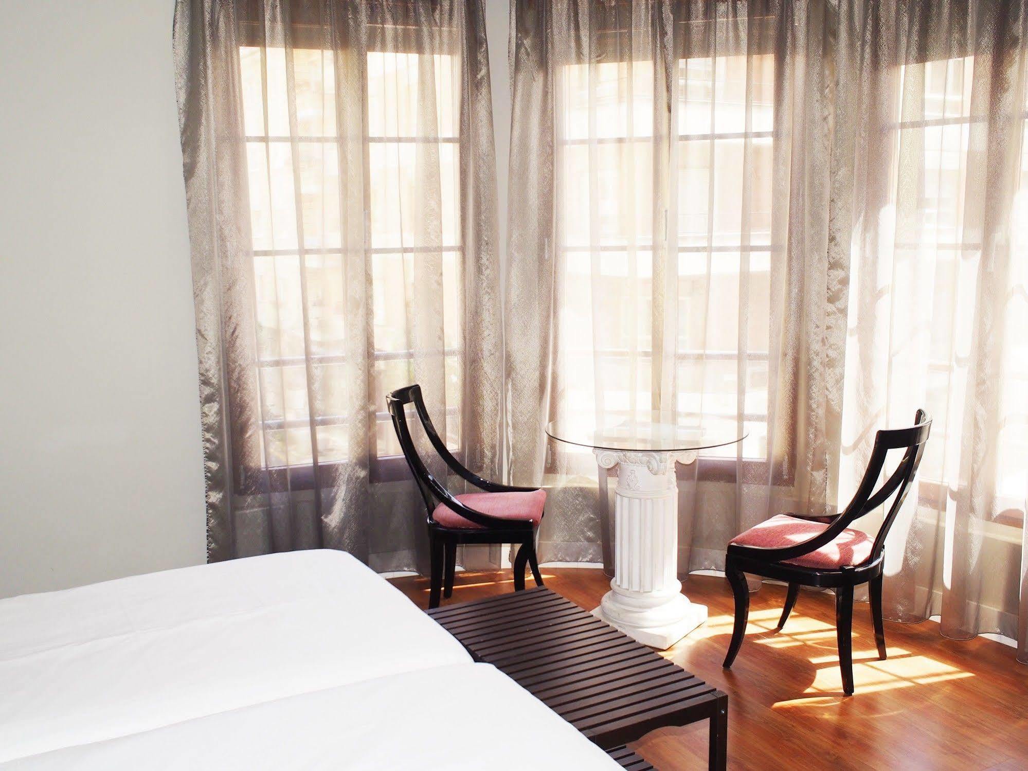 Hotel Rosal Овьедо Экстерьер фото