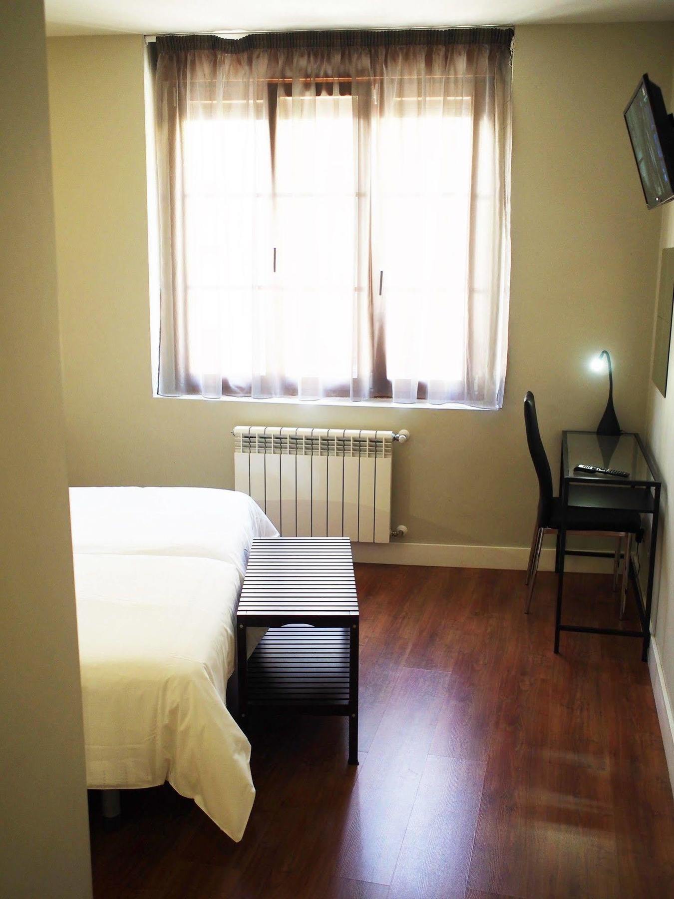Hotel Rosal Овьедо Экстерьер фото